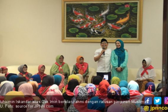 Ratusan Muslimat NU Kumpul di Rumah Cak Imin, Cerita soal PKB Sampai Kuburan - JPNN.COM
