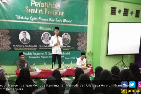 Etos Keagamaan Santri Bisa Jadi Penggerak Kemandirian Ekonomi - JPNN.COM