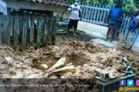 Warga Muratara Geger, Kuburan Sumarni Dibongkar Orang tak Dikenal - JPNN.COM