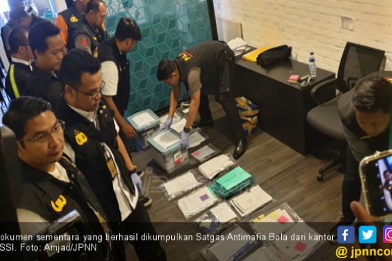 Penggeledahan Kantor PSSI Memasuki Masa Istirahat Makan Siang - JPNN.COM