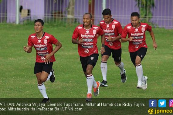 Kerap Dibombardir Lawan, tapi Ricky Selalu Fit Jaga Pertahanan, Ternyata Ini Rahasianya - JPNN.COM