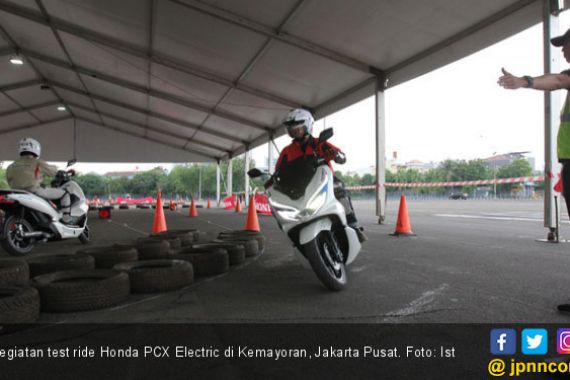 Kesan Pertama Jajal Honda PCX Electric - JPNN.COM