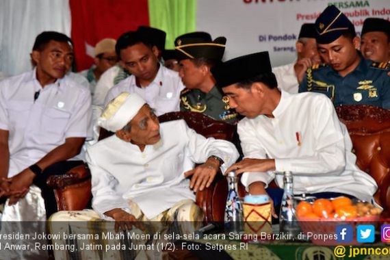 Di Depan Mbah Moen, Jokowi Bicara Cara Memilih Pemimpin - JPNN.COM