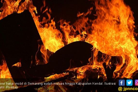 Teror Bakar Mobil di Kendal: Terdengar Letupan Api Jelang Pagi - JPNN.COM