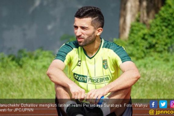 Cara Unik Bintang Persebaya Manuchekhr Dzhalilov Beradaptasi - JPNN.COM