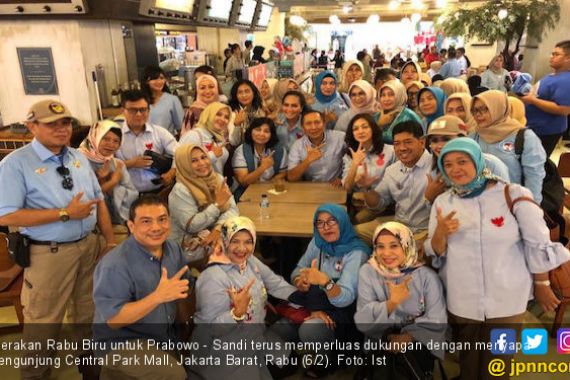 Datangi Mal, Gerakan Rabu Biru Galang Dukungan untuk Prabowo - Sandi - JPNN.COM