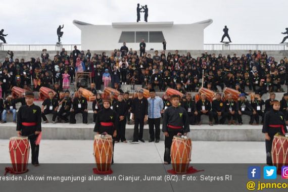 Pujian Jokowi untuk Alun-alun Cianjur - JPNN.COM