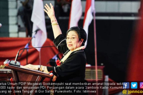Megawati: Kenapa Rakyat Ditakut-takuti Jangan Pilih Jokowi? - JPNN.COM