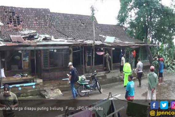 Tadinya Hanya Mendung, Lalu Puting Beliung Datang Begitu Cepat - JPNN.COM