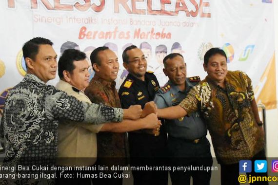 Bea Cukai Berhasil Amankan Wilayah Indonesia dari Barang-barang Ilegal - JPNN.COM