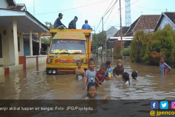 Sungai Meluap, Ribuan Rumah Terendam Banjir Lagi - JPNN.COM