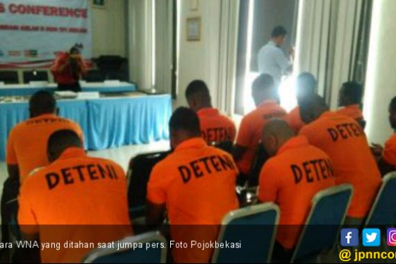 11 WNA Asal Afrika Ditahan Kantor Imigrasi Bekasi - JPNN.COM