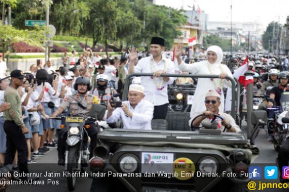 Gayeng! Khofifah Nyanyi Kabeh Sedulur Kabeh Makmur di Hari Pertama jadi Gubernur - JPNN.COM