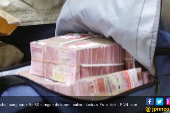 Bermodal Dokumen Palsu, Perempuan Bobol Uang Bank Rp 50 Juta - JPNN.COM