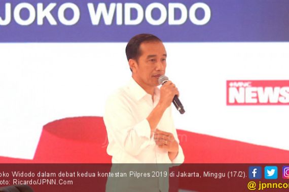 Dituduh Pakai Earpiece saat Debat, Jokowi: Ah, Ada-Ada Saja - JPNN.COM