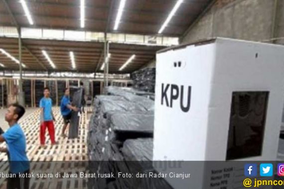 2.463 Kotak Suara di Jawa Barat Rusak, Segel Mudah Robek dan Gampang Luntur - JPNN.COM