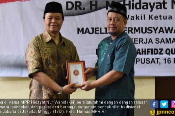 HNW Ajak Pesilat jadi Benteng Bangsa dan Budaya Indonesia - JPNN.COM