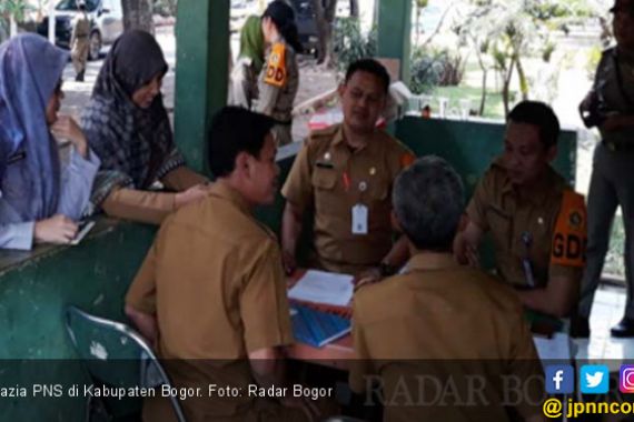 Nakal, 11 ASN Kabupaten Bogor Terjaring Razia Satpol PP - JPNN.COM