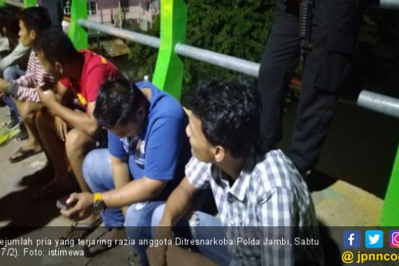 Polisi Razia Narkoba di Pulau Pandan, 17 Orang Diamankan, 1 Positif Narkoba - JPNN.COM