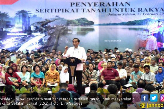 Jokowi Targetkan Tanah se-Indonesia Bersertifikat pada 2025 - JPNN.COM