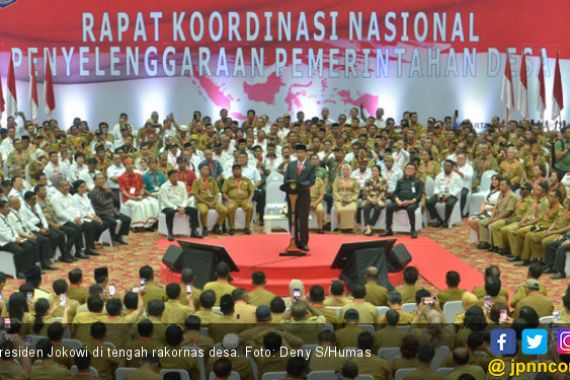 Jokowi: Dalam 4 Tahun, Dana Desa Hasilkan 191.000 Km Jalan dan 24.000 Posyandu - JPNN.COM