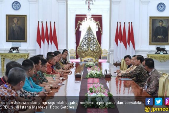 Jokowi Berharap Karyawan Perkebunan Nusantara Dapat Lahan 1.000 Meter Persegi - JPNN.COM