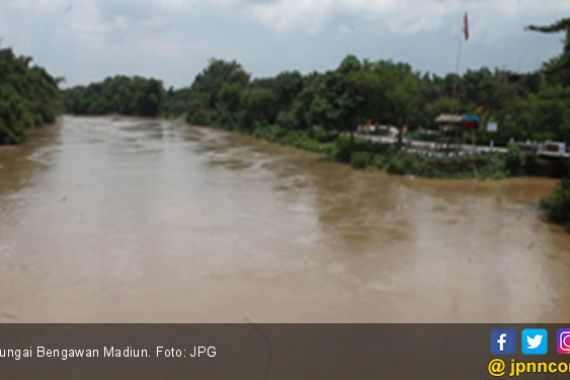 Debit Sungai Bengawan Berpotensi Meninggi, Warga Tetap Waspada - JPNN.COM