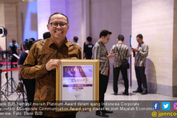 Bank BJB Raih Platinum Award Indonesia Corporate Secretary & Corporate Communication Award - JPNN.COM