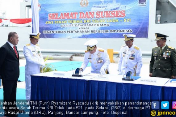 KRI Teluk Lada-521, Alutsista Terbaru Berteknologi Canggih Perkuat Koarmada III TNI AL - JPNN.COM
