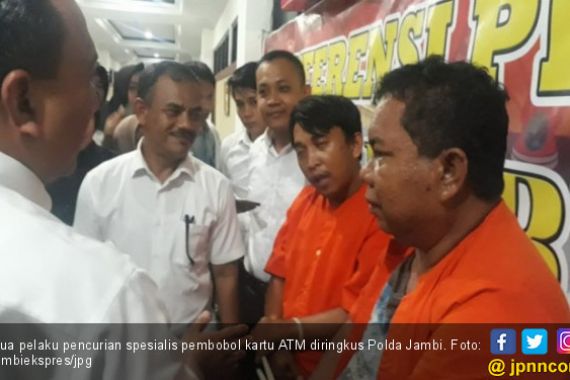 Gasak Uang Ratusan Juta Rupiah, Kelompok Spesialis Ganjal ATM Dibekuk - JPNN.COM