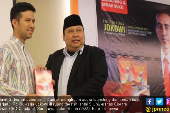 Wagub Jatim Puji Buku Politik Kerja Jokowi Karya Gus Andi - JPNN.COM