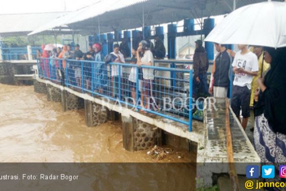 Air di Bendung Katulampa Naik, Jakarta Waspada Banjir - JPNN.COM