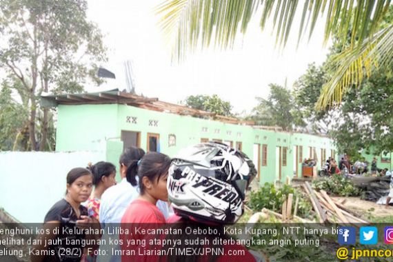 Waspada! Puting Beliung Hantam Kupang, 167 Rumah Rusak - JPNN.COM