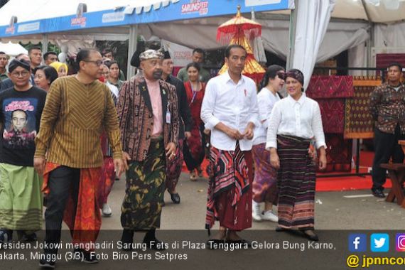 Jokowi Usul Minimal Sebulan Sekali Diadakan Pakai Sarung Bersama - JPNN.COM