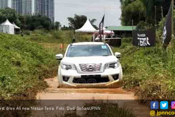 Test Drive Nissan Terra: Cocok untuk Berpetualang - JPNN.COM