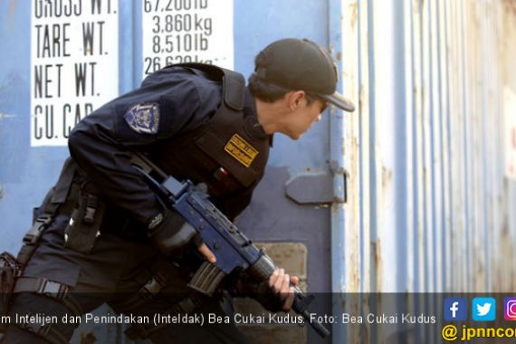 Bea Cukai Kudus Gagalkan Peredaran Jutaan Batang Rokok Ilegal - JPNN.COM