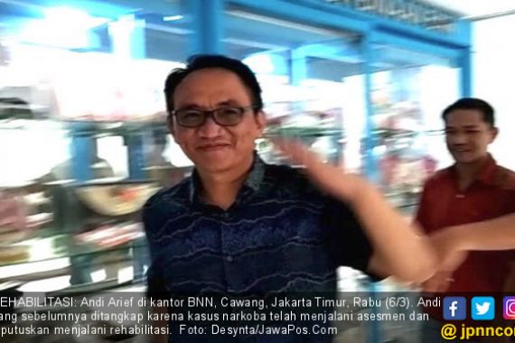 Bakal Jalani Rehabilitasi, Andi Arief Teriakkan 'I Am Not Criminal' - JPNN.COM