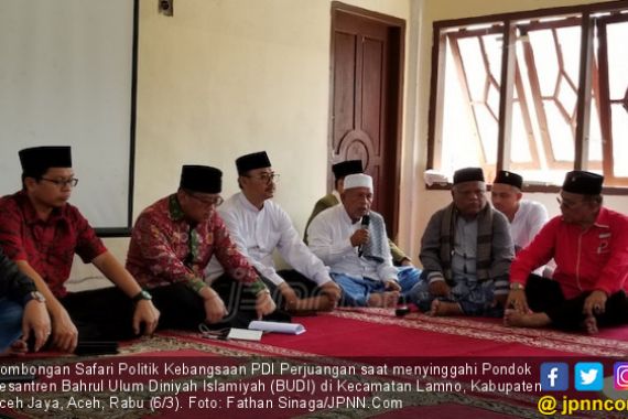Kunjungi Pesantren di Aceh, Hasto Tegaskan Komitmen Jokowi untuk Santri - JPNN.COM