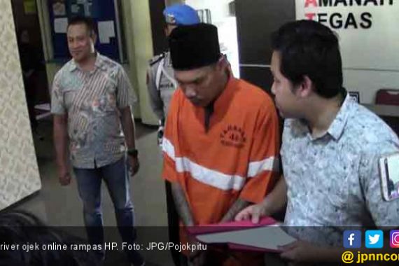 Merasa Dipermainkan Order Fiktif, Oknum Driver Ojek Online Rampas HP Warga - JPNN.COM