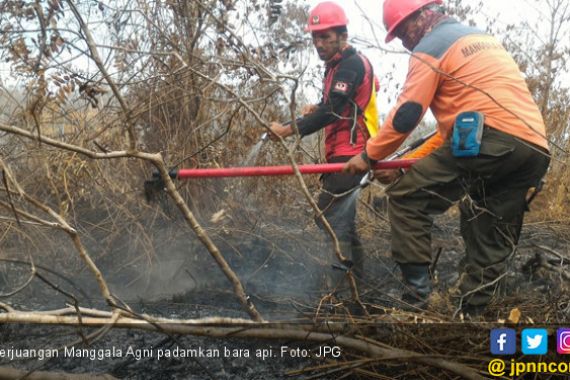 Kisah Perjuangan Manggala Agni I: Tak Lelah Mendinginkan Bara Api di Bawah Kaki - JPNN.COM