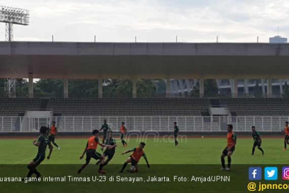 Keras, Beberapa Pemain Timnas U-23 Jatuh, Laga Sempat Dihentikan - JPNN.COM