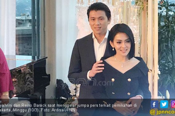 Ulang Tahun Pernikahan, Syahrini dan Reino Barack Berbalas Ucapan Romantis - JPNN.COM