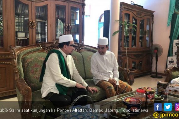 Disambangi Habib Salim, Pimpinan Ponpes Alfattaah Doakan PKS - JPNN.COM