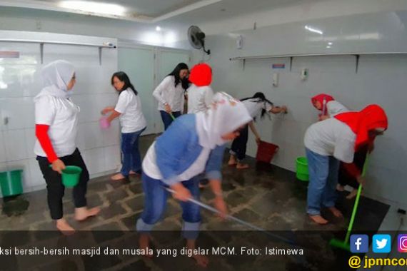 MCM Gelar Aksi Bersih-bersih 5.000 Masjid se-Jabodebek - JPNN.COM