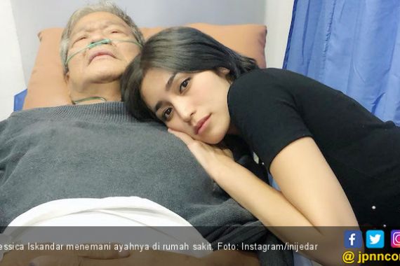 Jessica Iskandar Bawa Sang Ayah Operasi di Malaysia - JPNN.COM