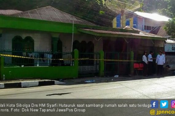 Polisi Temukan 300 Kg Bahan Peledak di Rumah Terduga Teroris Sibolga - JPNN.COM