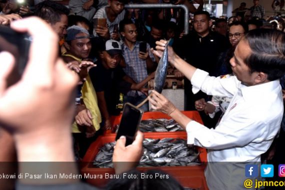 Jokowi Banggakan Pasar Ikan Modern Muara Baru - JPNN.COM