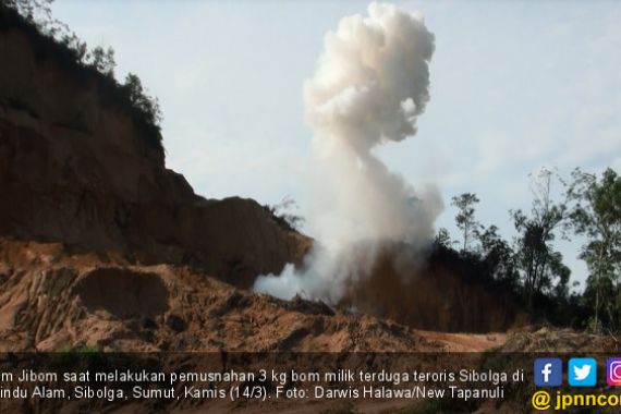 Densus 88 Ledakkan 3 Kg Bom Terduga Teroris Sibolga, Sisanya 300 Kg Menyusul - JPNN.COM