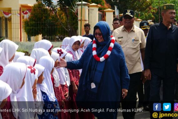 Kunjungi Aceh Singkil, Menteri LHK Tampung Curhatan Warga - JPNN.COM
