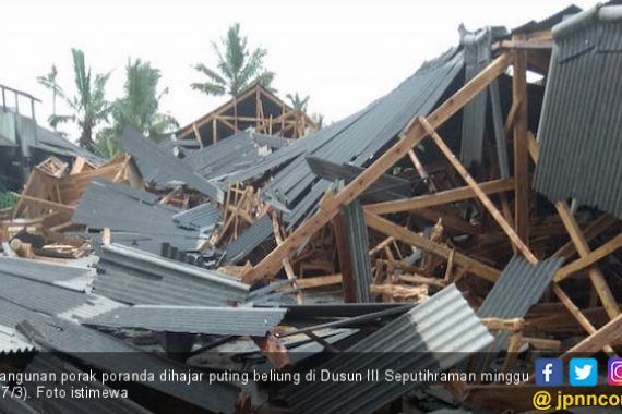 Angin Puting Beliung Kembali Terjang Seputihraman Lampung Tengah - JPNN.COM